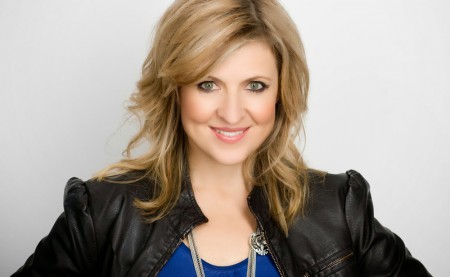 Darlene Zchech, ex-líder de louvor da Hillsong Church, anuncia que está com câncer de mama